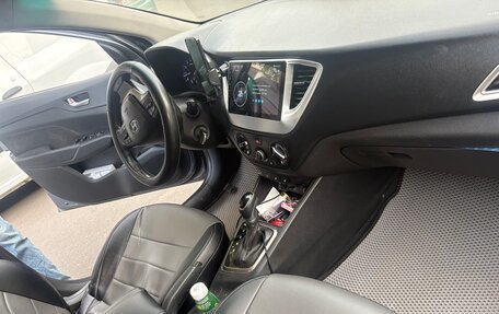 Hyundai Solaris II рестайлинг, 2019 год, 1 100 000 рублей, 6 фотография