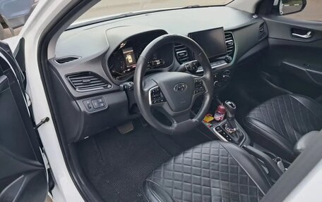 Hyundai Solaris II рестайлинг, 2021 год, 1 600 000 рублей, 6 фотография