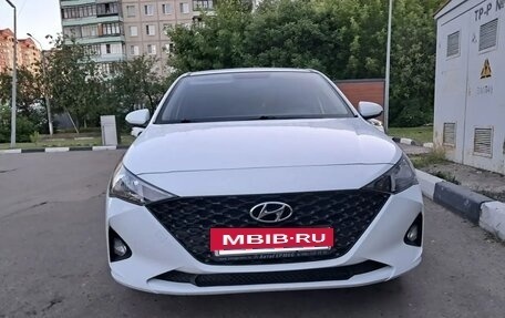 Hyundai Solaris II рестайлинг, 2021 год, 1 600 000 рублей, 2 фотография
