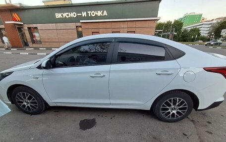 Hyundai Solaris II рестайлинг, 2021 год, 1 600 000 рублей, 11 фотография