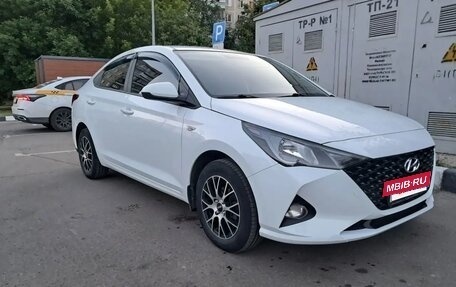Hyundai Solaris II рестайлинг, 2021 год, 1 600 000 рублей, 12 фотография