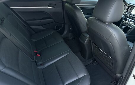Hyundai Elantra VI рестайлинг, 2018 год, 1 999 000 рублей, 10 фотография