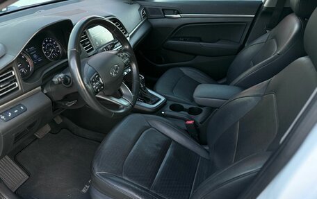 Hyundai Elantra VI рестайлинг, 2018 год, 1 999 000 рублей, 8 фотография