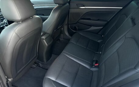 Hyundai Elantra VI рестайлинг, 2018 год, 1 999 000 рублей, 9 фотография