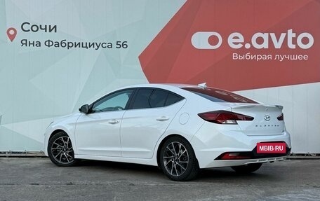 Hyundai Elantra VI рестайлинг, 2018 год, 1 999 000 рублей, 4 фотография