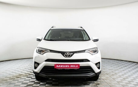 Toyota RAV4, 2018 год, 1 690 000 рублей, 2 фотография