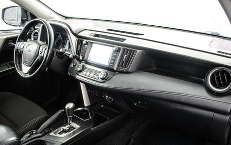 Toyota RAV4, 2018 год, 1 690 000 рублей, 11 фотография