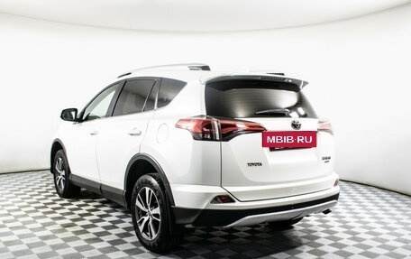Toyota RAV4, 2018 год, 1 690 000 рублей, 8 фотография