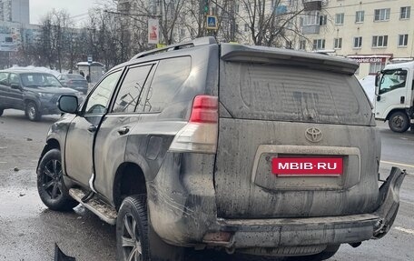 Toyota Land Cruiser Prado 150 рестайлинг 2, 2012 год, 1 200 000 рублей, 12 фотография