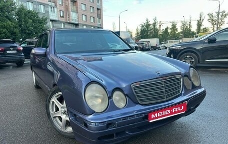 Mercedes-Benz E-Класс, 2001 год, 270 000 рублей, 1 фотография