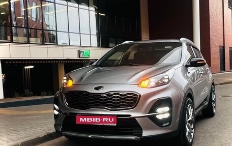 KIA Sportage IV рестайлинг, 2018 год, 2 300 000 рублей, 1 фотография