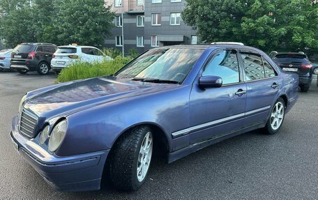 Mercedes-Benz E-Класс, 2001 год, 270 000 рублей, 4 фотография