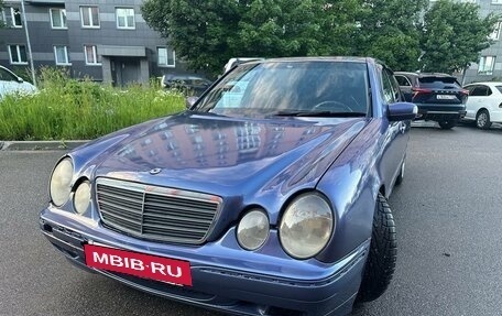 Mercedes-Benz E-Класс, 2001 год, 270 000 рублей, 2 фотография