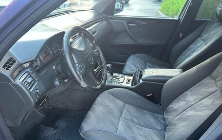 Mercedes-Benz E-Класс, 2001 год, 270 000 рублей, 18 фотография