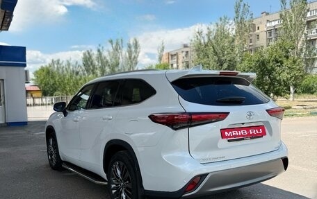 Toyota Highlander, 2026 год, 5 870 000 рублей, 2 фотография