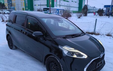 Toyota Sienta II, 2021 год, 1 399 990 рублей, 21 фотография