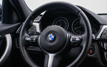 BMW 3 серия, 2017 год, 2 600 000 рублей, 16 фотография