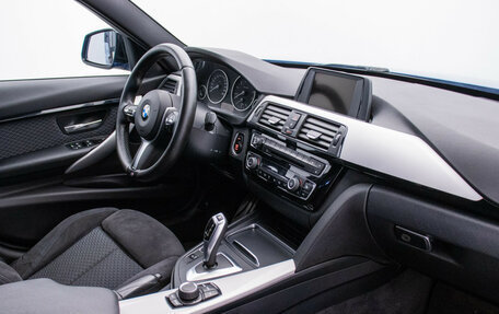 BMW 3 серия, 2017 год, 2 600 000 рублей, 11 фотография