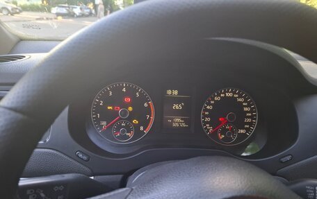 Volkswagen Jetta VI, 2011 год, 820 000 рублей, 3 фотография