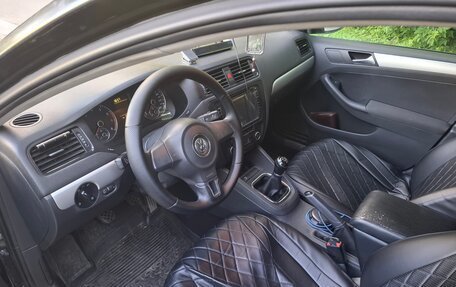 Volkswagen Jetta VI, 2011 год, 820 000 рублей, 5 фотография