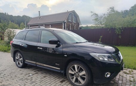 Nissan Pathfinder, 2015 год, 1 650 000 рублей, 2 фотография