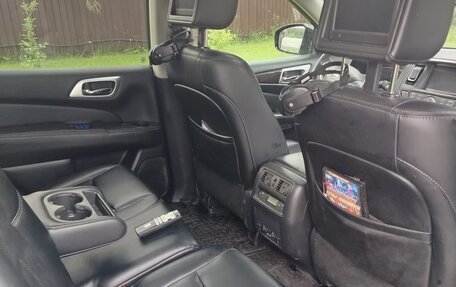 Nissan Pathfinder, 2015 год, 1 650 000 рублей, 10 фотография