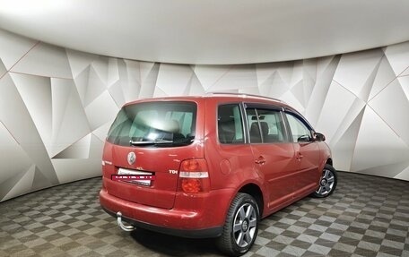 Volkswagen Touran III, 2005 год, 395 000 рублей, 2 фотография