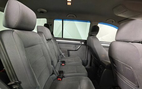 Volkswagen Touran III, 2005 год, 395 000 рублей, 13 фотография