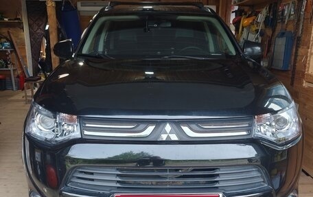 Mitsubishi Outlander III рестайлинг 3, 2013 год, 1 250 000 рублей, 1 фотография