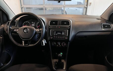 Volkswagen Polo VI (EU Market), 2017 год, 680 000 рублей, 9 фотография