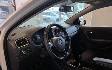 Volkswagen Polo VI (EU Market), 2017 год, 680 000 рублей, 22 фотография