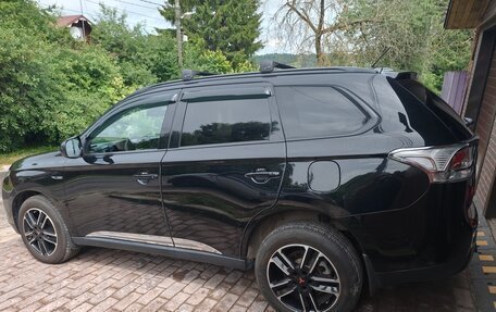 Mitsubishi Outlander III рестайлинг 3, 2013 год, 1 250 000 рублей, 2 фотография