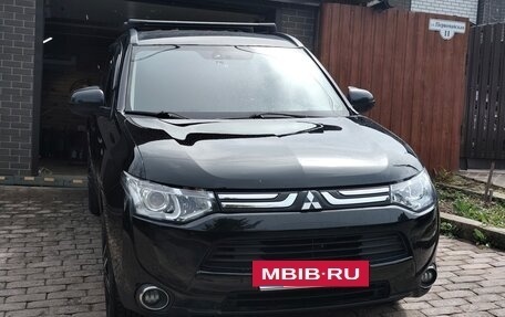 Mitsubishi Outlander III рестайлинг 3, 2013 год, 1 250 000 рублей, 4 фотография