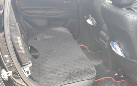 Mitsubishi Outlander III рестайлинг 3, 2013 год, 1 250 000 рублей, 10 фотография
