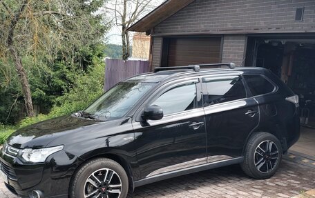 Mitsubishi Outlander III рестайлинг 3, 2013 год, 1 250 000 рублей, 6 фотография