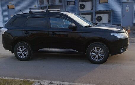 Mitsubishi Outlander III рестайлинг 3, 2013 год, 1 250 000 рублей, 25 фотография