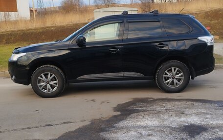 Mitsubishi Outlander III рестайлинг 3, 2013 год, 1 250 000 рублей, 27 фотография