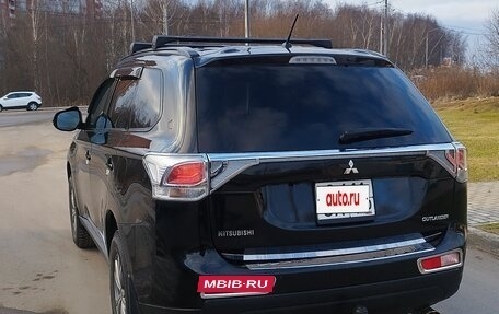 Mitsubishi Outlander III рестайлинг 3, 2013 год, 1 250 000 рублей, 29 фотография