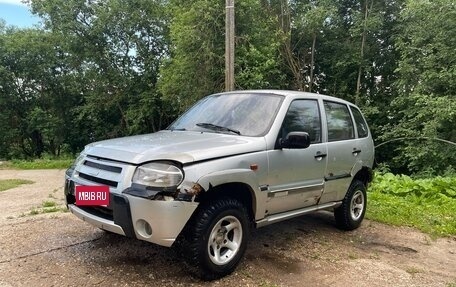 Chevrolet Niva I рестайлинг, 2004 год, 85 000 рублей, 1 фотография
