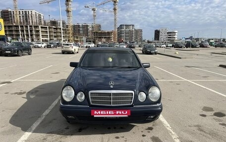 Mercedes-Benz E-Класс, 1996 год, 550 000 рублей, 5 фотография