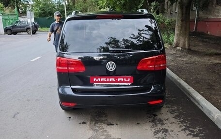 Volkswagen Touran III, 2011 год, 690 000 рублей, 10 фотография