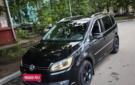 Volkswagen Touran III, 2011 год, 690 000 рублей, 4 фотография