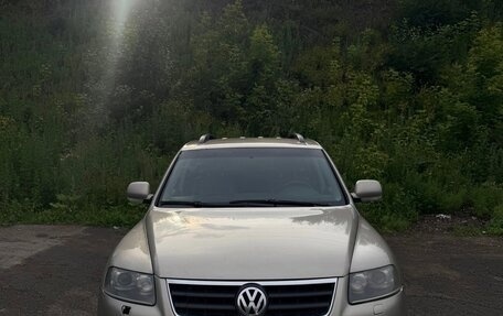 Volkswagen Touareg III, 2005 год, 700 000 рублей, 2 фотография