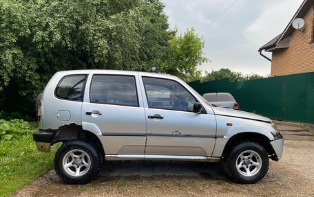 Chevrolet Niva I рестайлинг, 2004 год, 85 000 рублей, 5 фотография