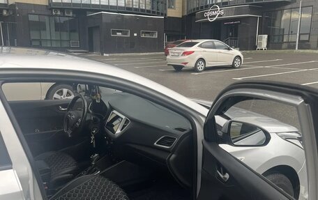 Hyundai Solaris II рестайлинг, 2018 год, 1 360 000 рублей, 5 фотография