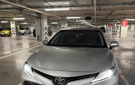 Toyota Camry, 2020 год, 2 320 000 рублей, 6 фотография