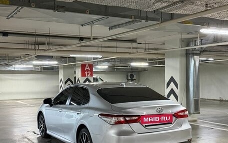 Toyota Camry, 2020 год, 2 320 000 рублей, 2 фотография