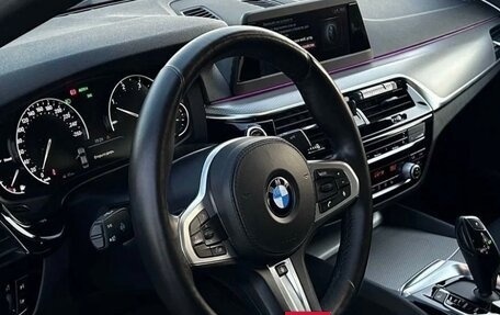 BMW 5 серия, 2018 год, 3 000 000 рублей, 9 фотография