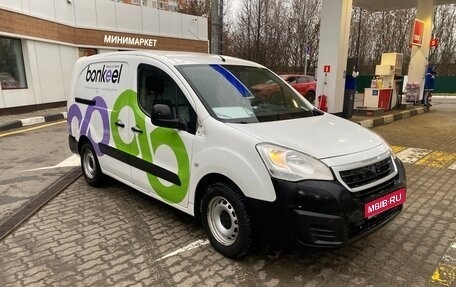 Peugeot Partner II рестайлинг 2, 2017 год, 900 000 рублей, 1 фотография