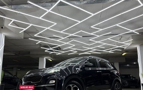KIA Sportage IV рестайлинг, 2020 год, 2 500 000 рублей, 3 фотография